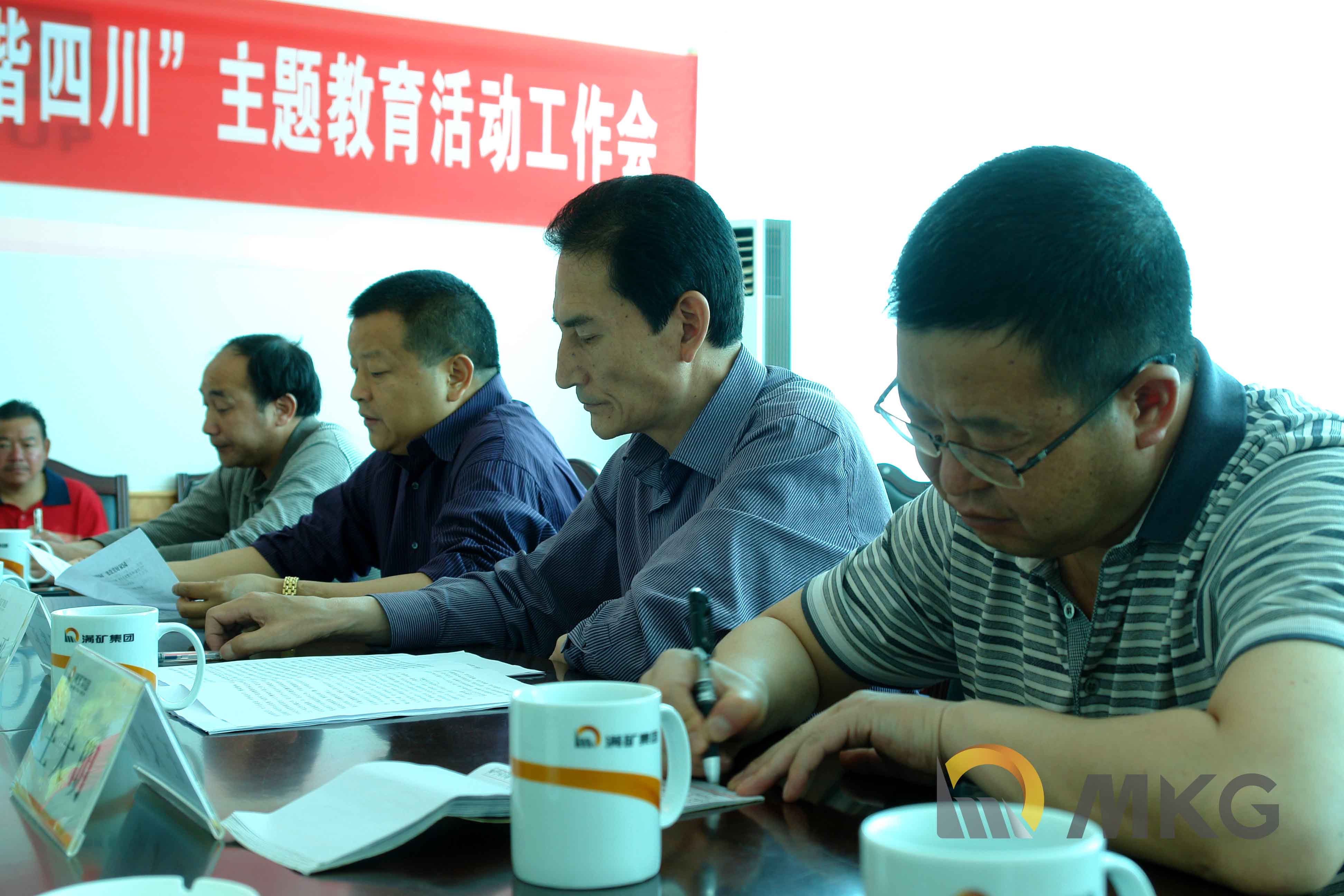 插入图片