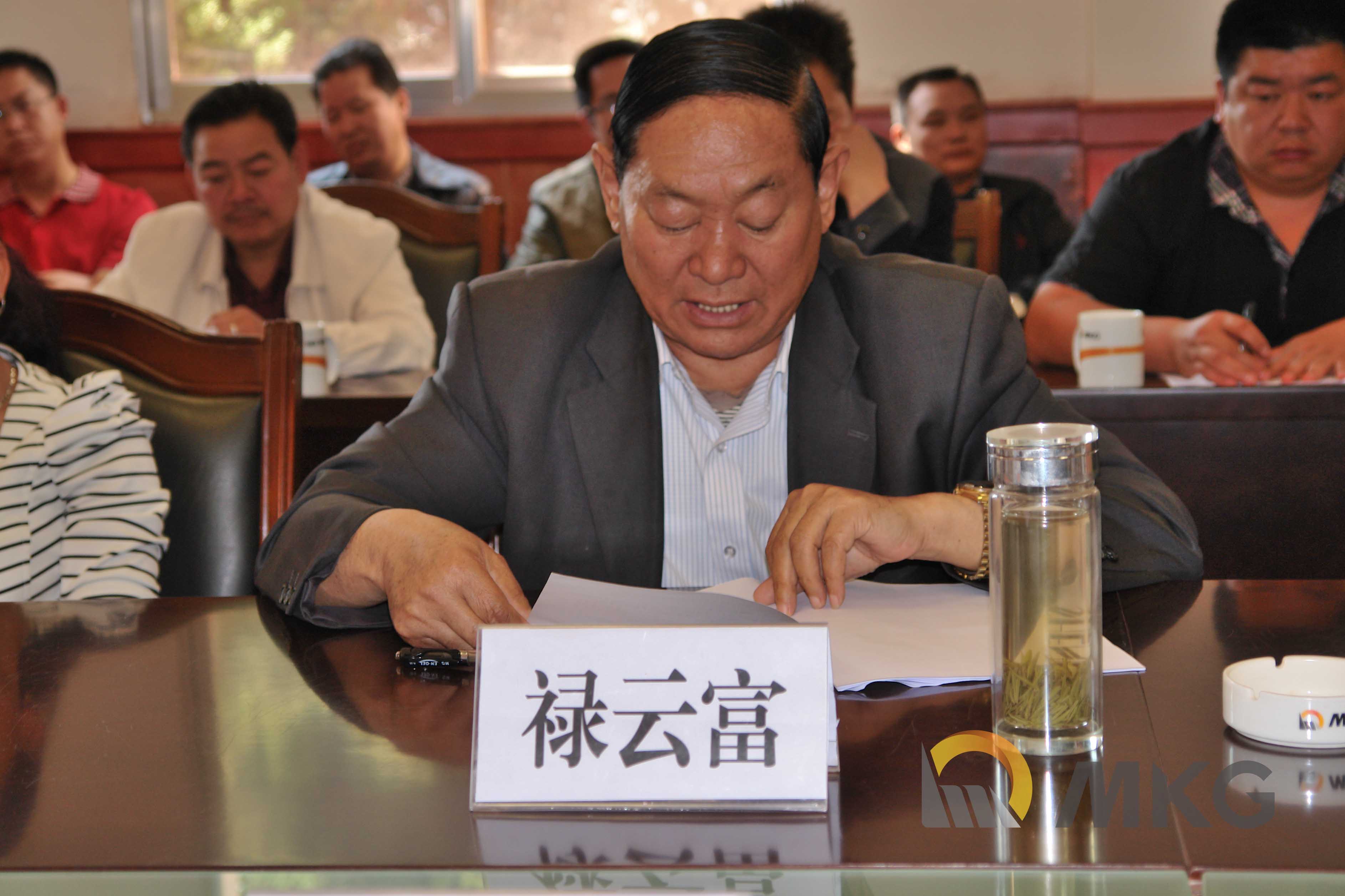 插入图片